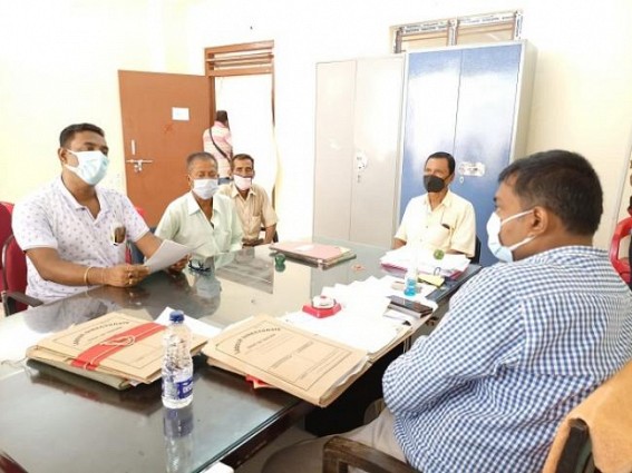Private School Bus Drivers and Co-Drivers Association placed deputation to Labour Department Demanding Pay hikes Private School Bus Drivers and Co-Drivers Association placed deputation to Labour Department Demanding Pay hikes